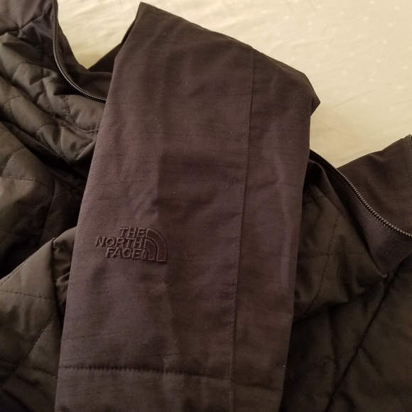 The North Face Rain Coat - Picture 4 of 5